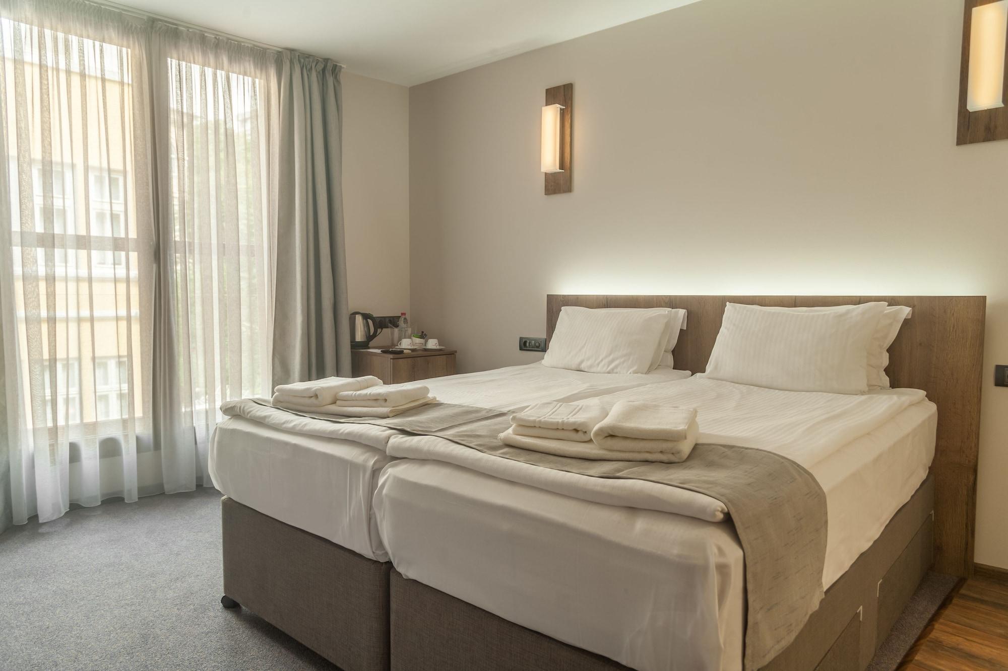 Hugo Hotel Varna Exteriör bild