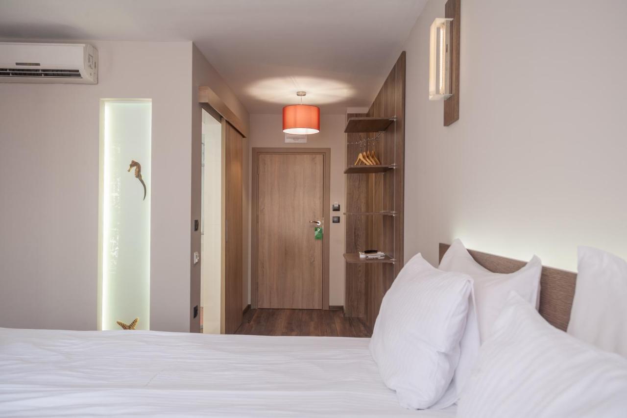 Hugo Hotel Varna Exteriör bild